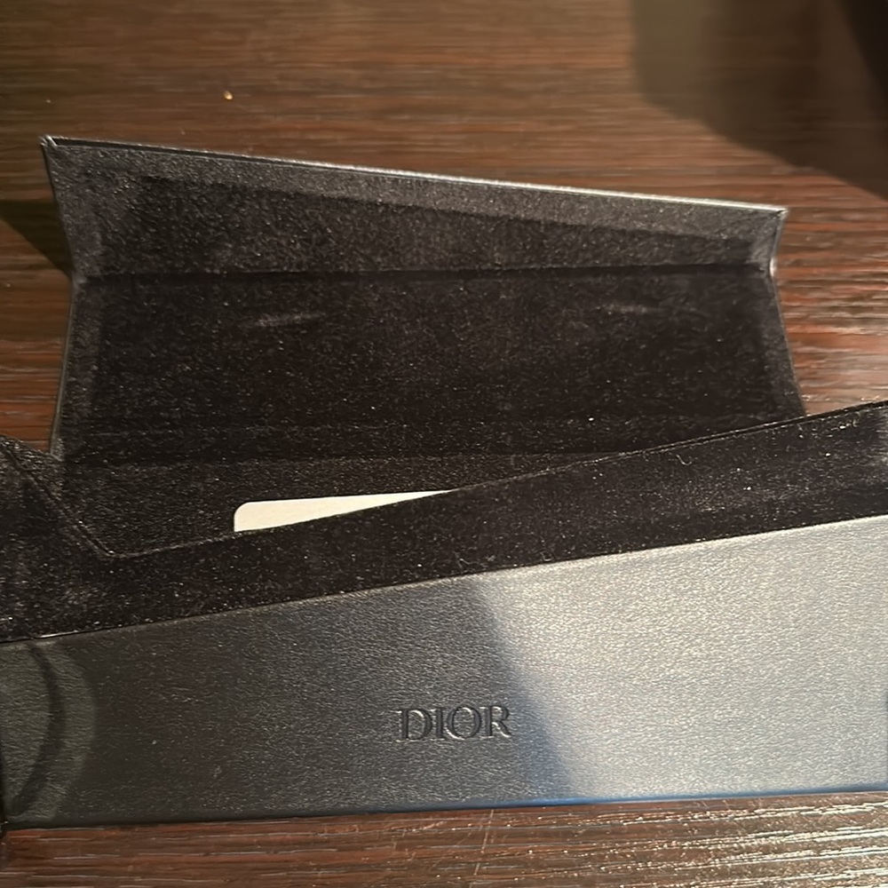 Dior sunglasses no scratches perfect condition - Picture 10 of 13